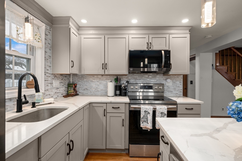 15 Roland Road Peabody, MA 01960 - Photo 11 of 41