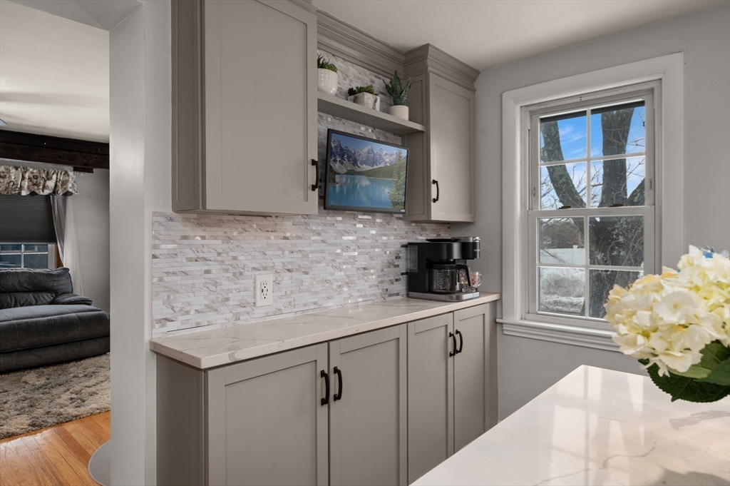 15 Roland Road Peabody, MA 01960 - Photo 14 of 41