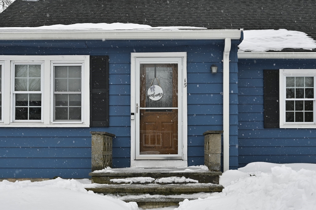 15 Roland Road Peabody, MA 01960 - Photo 3 of 41