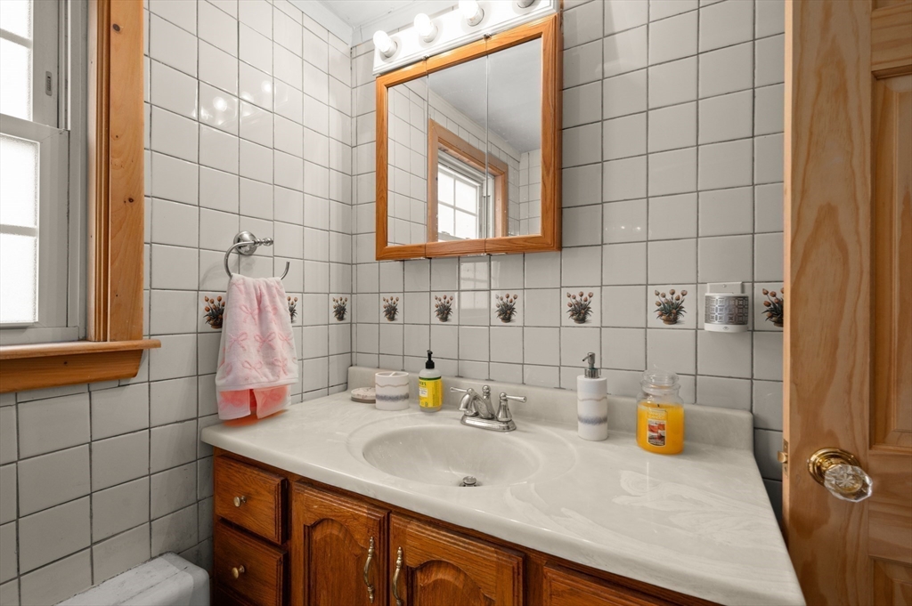 15 Roland Road Peabody, MA 01960 - Photo 31 of 39