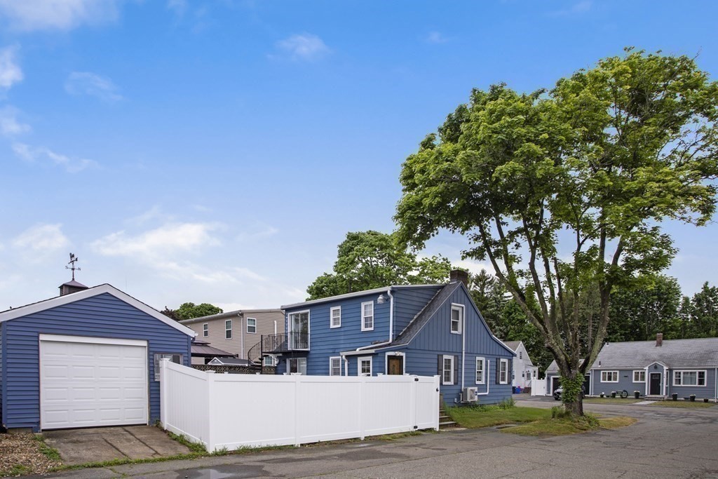 15 Roland Road Peabody, MA 01960 - Photo 4 of 41