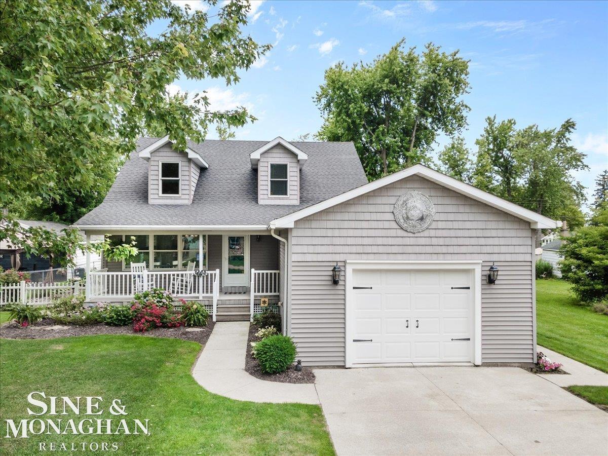 7321 Worth Road Lexington, MI 48450 - Photo 1 of 64
