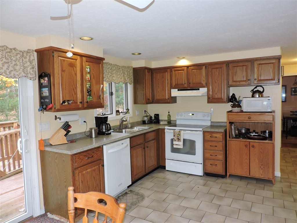 58 Stone School Road Sutton, MA 01590 - Photo 13 of 30