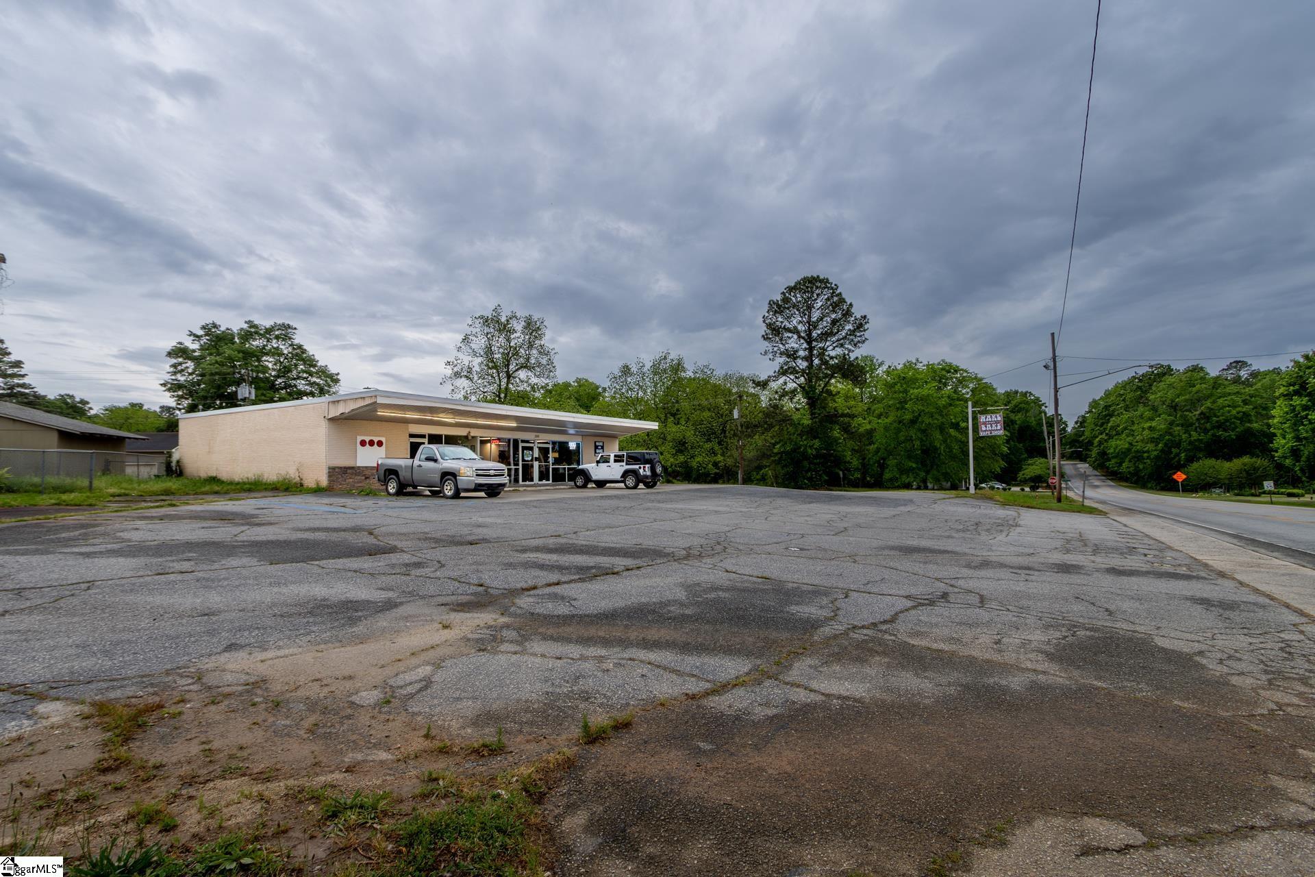 200 Willard Road Clinton, SC 29325 - Photo 2 of 27