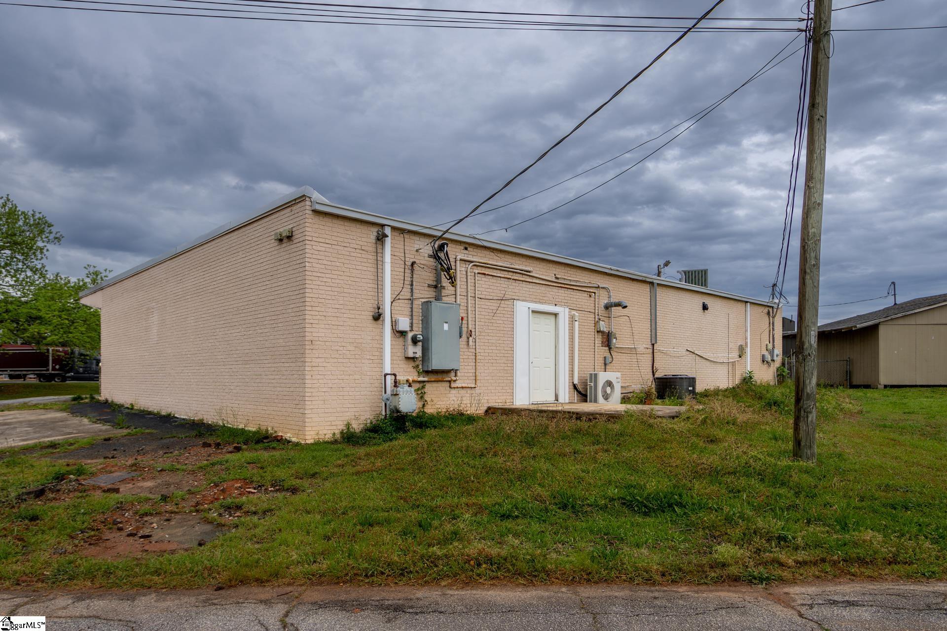 200 Willard Road Clinton, SC 29325 - Photo 4 of 27