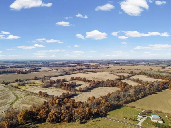 $1,041,300 | State Highway, Carrollton, MO 64633