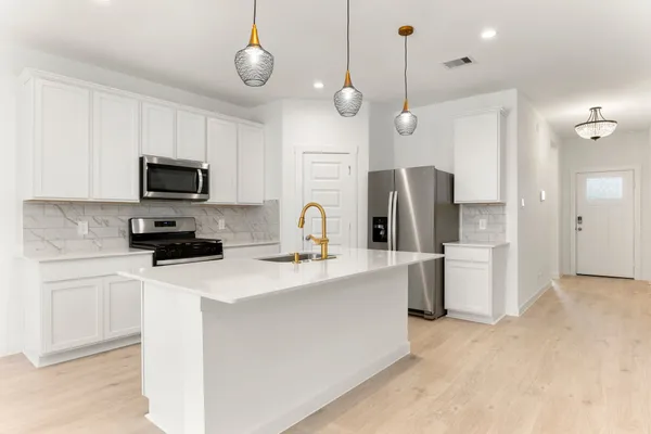 $3,200 | 31730 Carlisle Cv Court, Fulshear, TX 77441