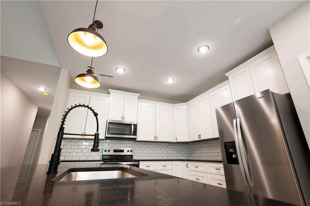 400 Cotswold Lane King, NC 27021 - Photo 14 of 38