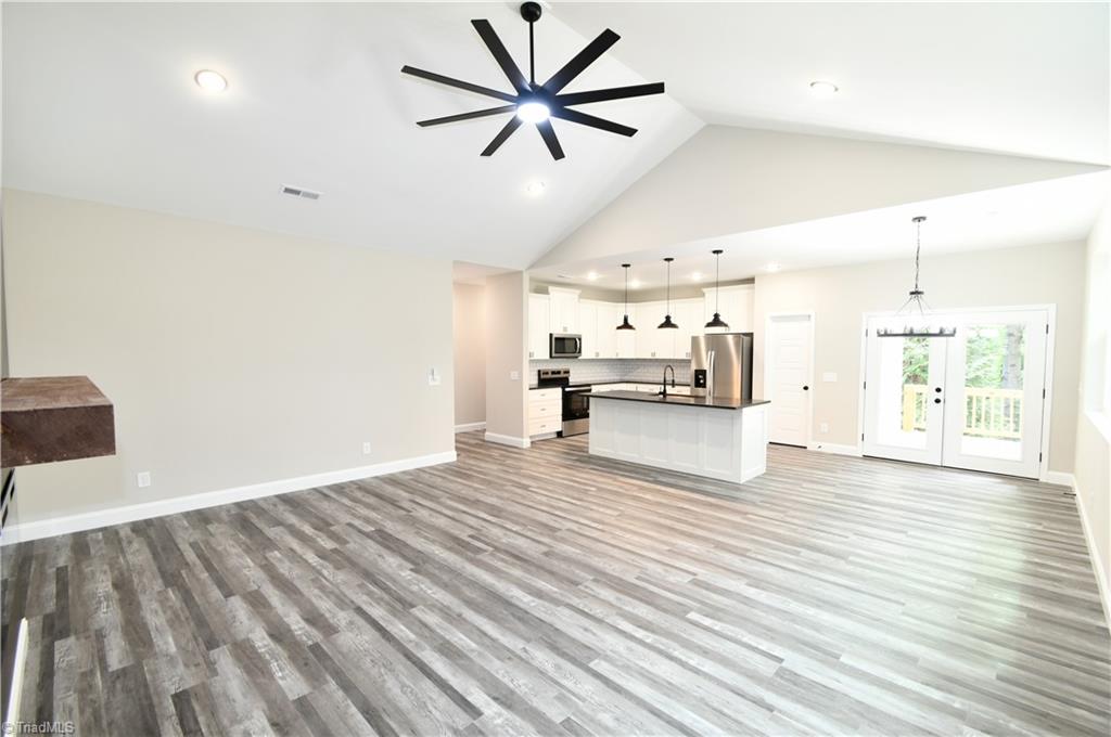 400 Cotswold Lane King, NC 27021 - Photo 16 of 38