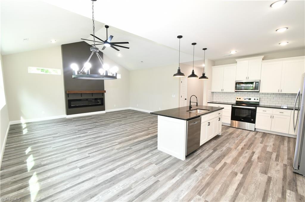 400 Cotswold Lane King, NC 27021 - Photo 20 of 38