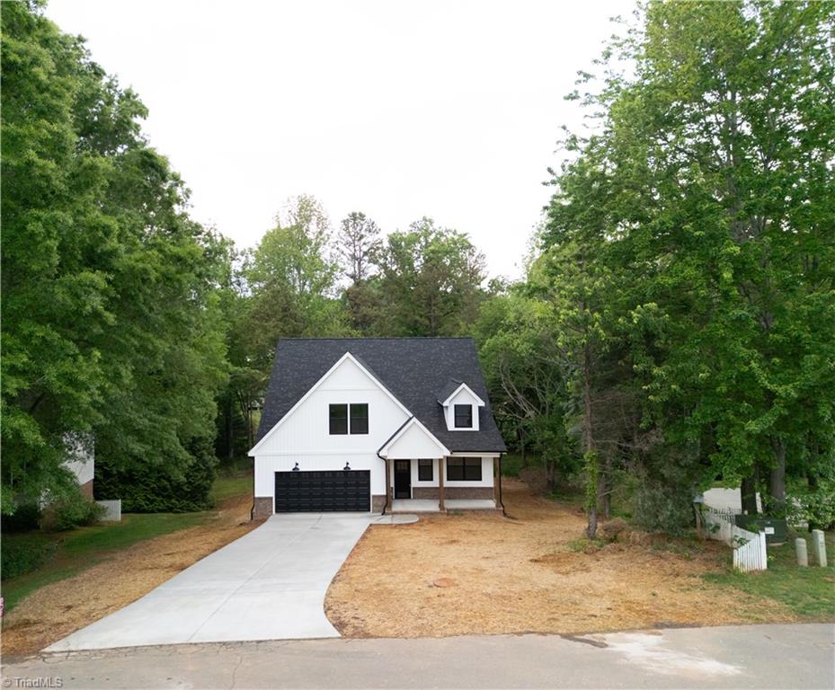 400 Cotswold Lane King, NC 27021 - Photo 3 of 38