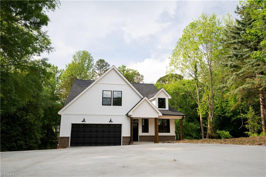 400 Cotswold Lane King, NC 27021 - Photo 8 of 38