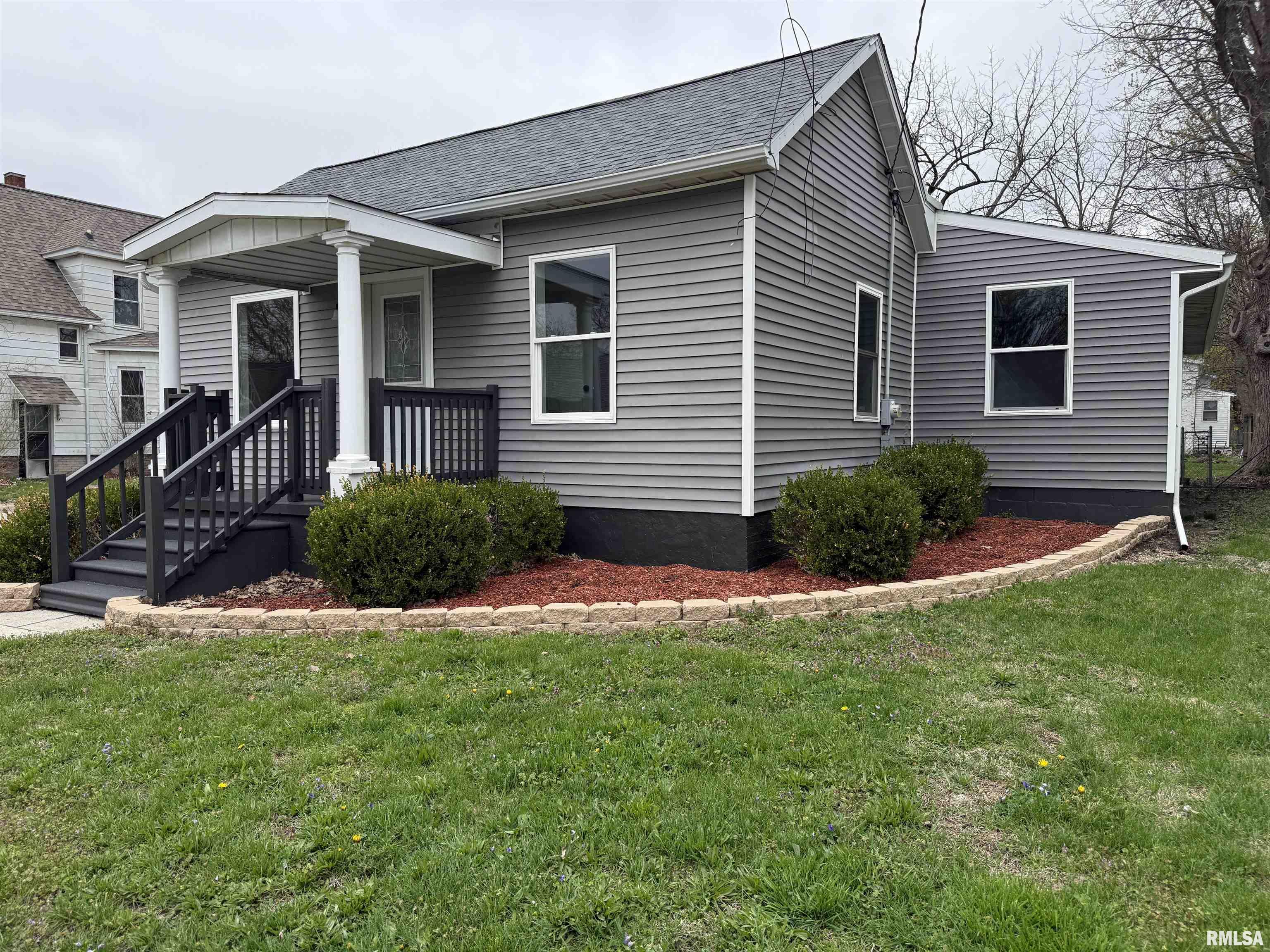 233 West Spruce Street Canton, IL 61520 - Photo 4 of 38