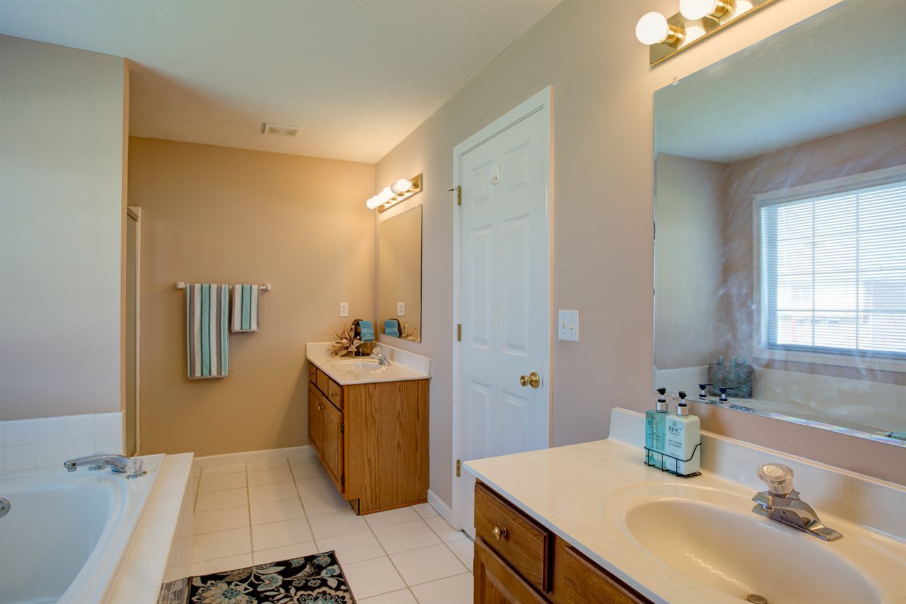 3177 Oak Ridge Court Newburgh, IN 47630 - Photo 24 of 35 Gallery Image 24