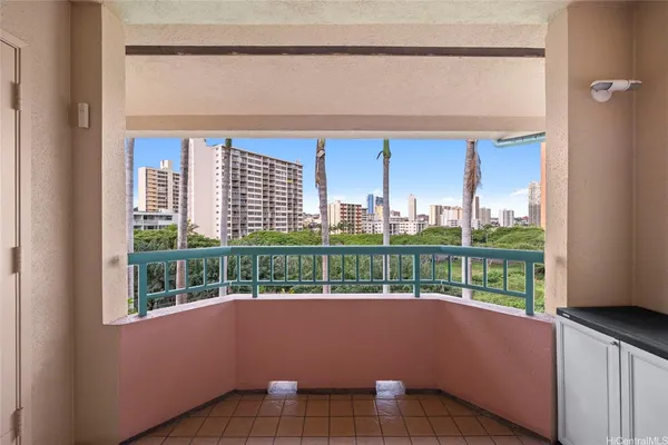 $750,000 | 1070 Ala Napunani Street, Unit 401, Honolulu, HI 96818