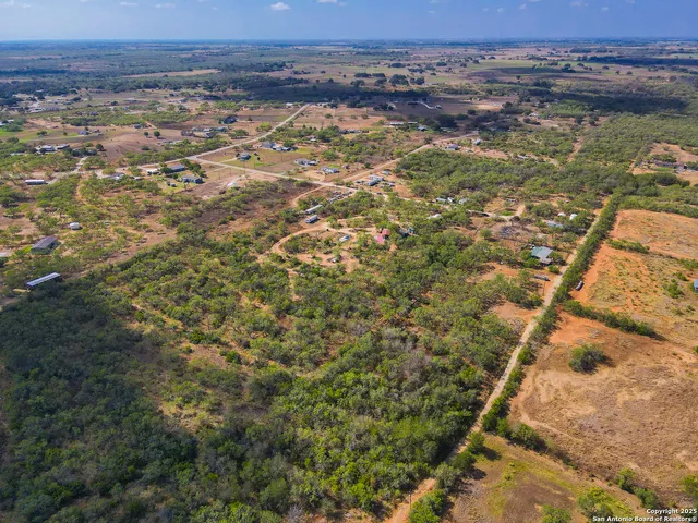 $480,000 | 608 Country Breeze, Floresville, TX 78114