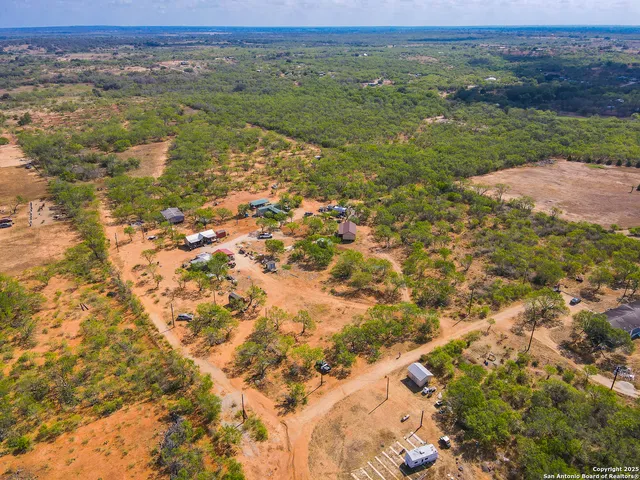 $480,000 | 608 Country Breeze, Floresville, TX 78114