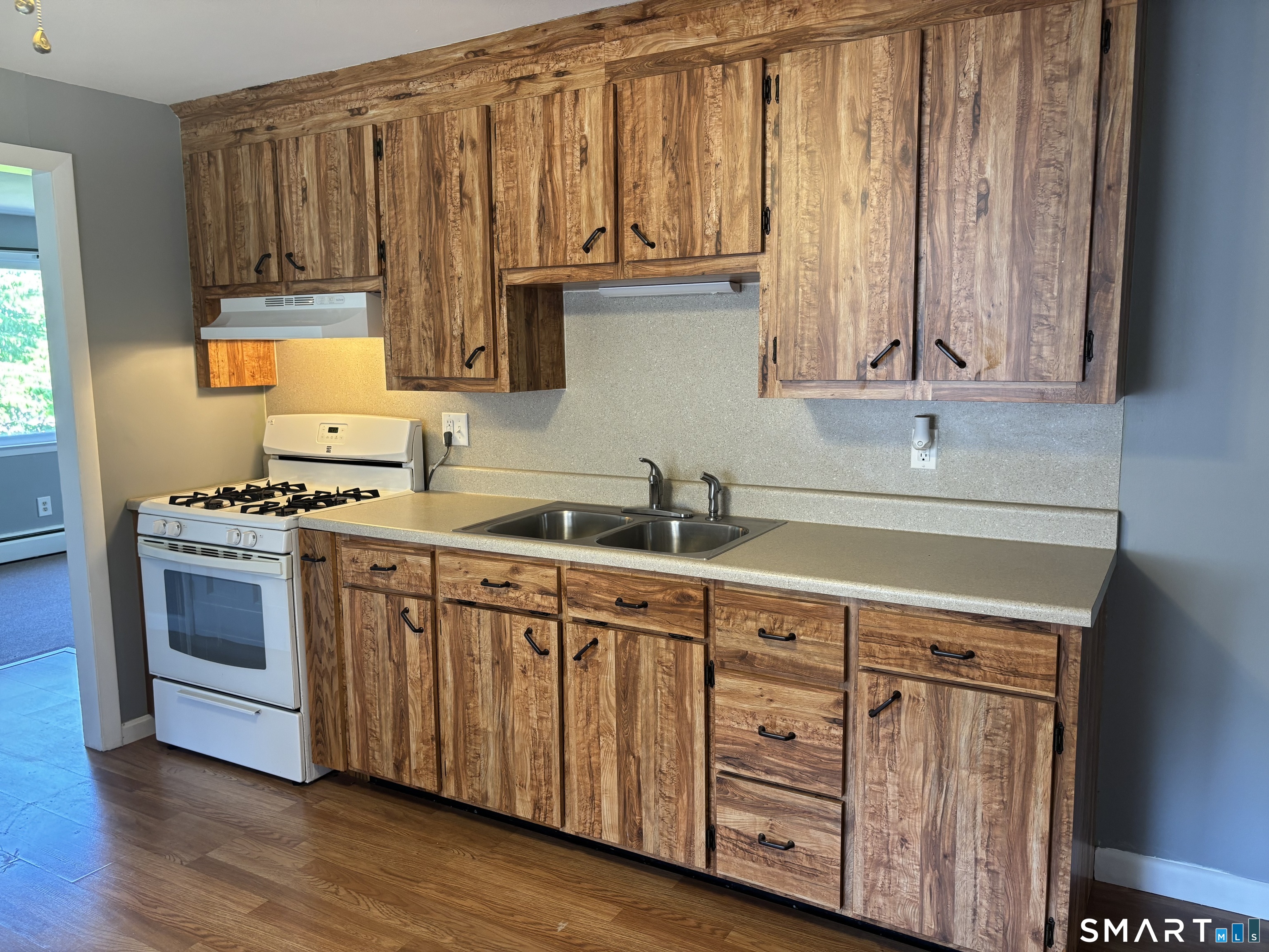 33 Spring Street Wallingford, CT 06492 - Photo 4 of 14