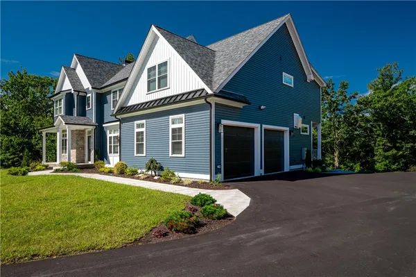 $1,395,000 | 5 Lacey Court, Smithfield, RI 02917