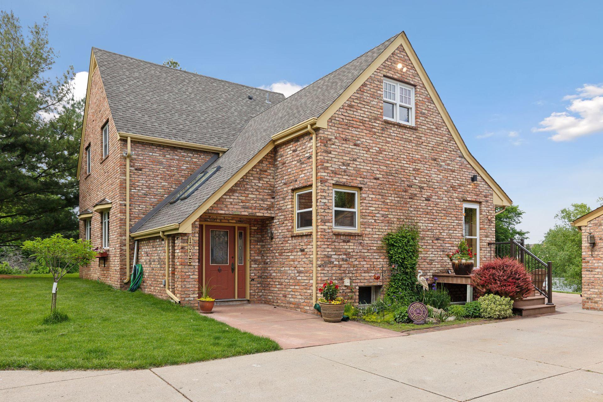 1305 Towerview Road Eagan, MN 55121 - Photo 34 of 53 Gallery Image 34