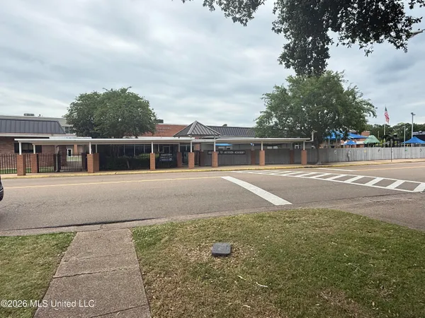 $375,000 | 1609 Sheffield Drive, Jackson, MS 39211