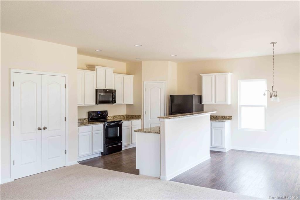 9724 Weikert Road Charlotte, NC 28215 - Photo 3 of 8 Gallery Image 3