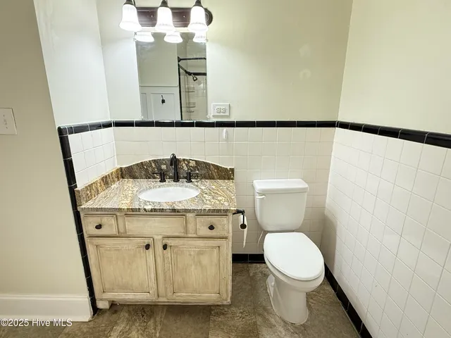 $1,400 | 407 Seminole Trail, Jacksonville, NC 28540