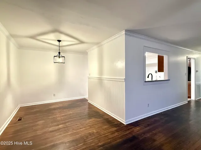 $1,400 | 407 Seminole Trail, Jacksonville, NC 28540