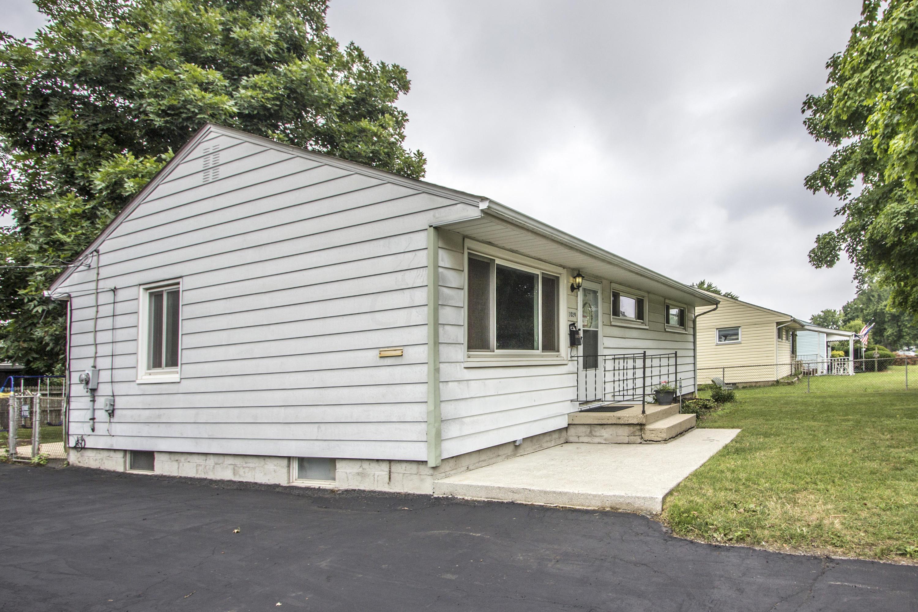 1029 Chestershire Road Columbus, OH 43204 - Photo 2 of 31 Gallery Image 2