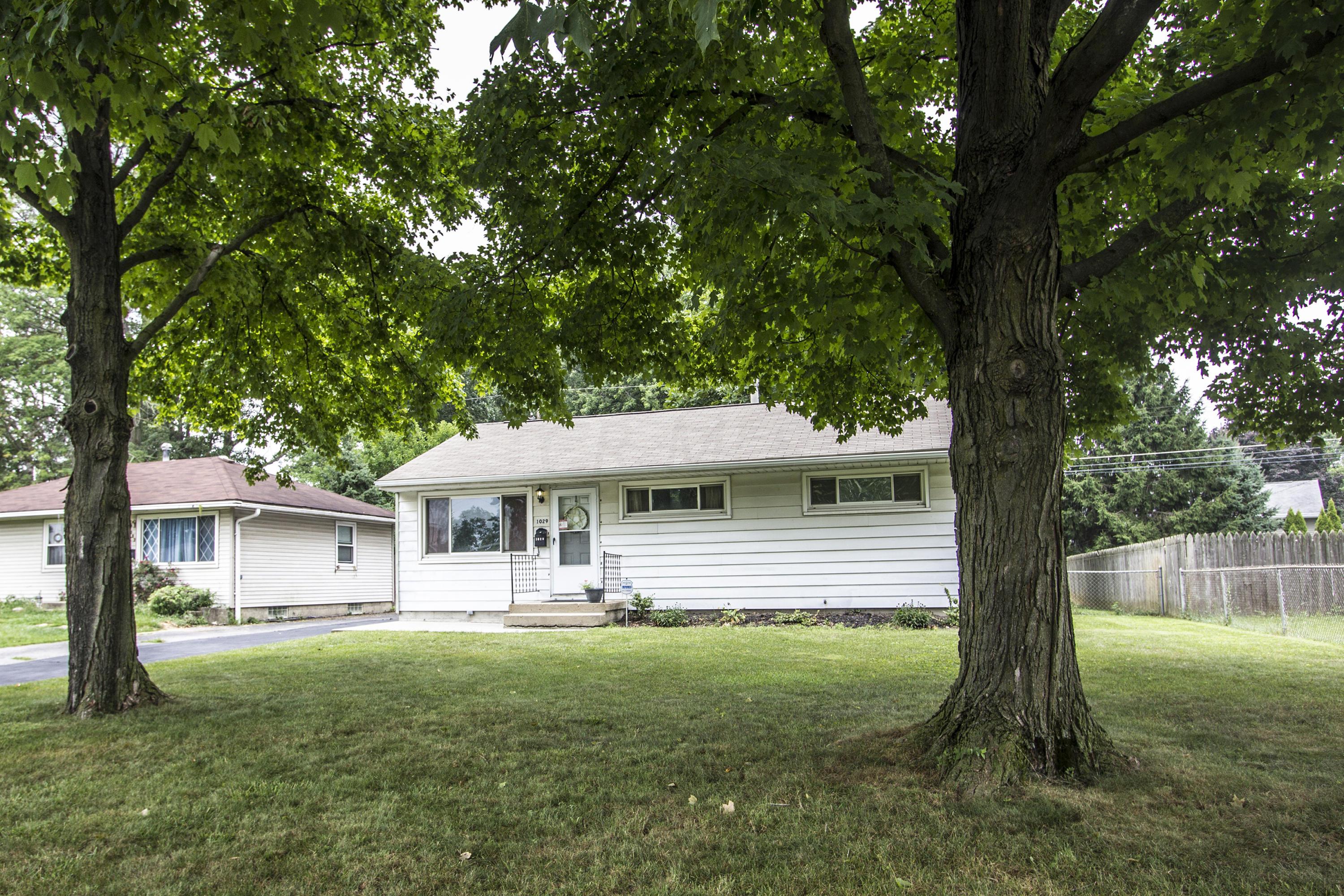 1029 Chestershire Road Columbus, OH 43204 - Photo 4 of 31 Gallery Image 4