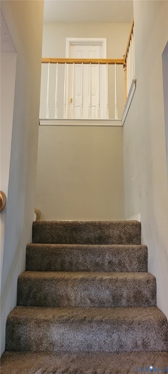6097 Homehills Road Mechanicsville, VA 23111 - Photo 9 of 14 View of stairs
