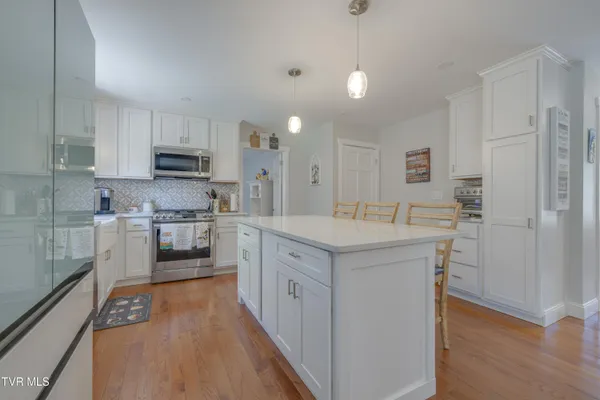 $527,997 | 460 Oak Hill Street Northeast, Abingdon, VA 24210