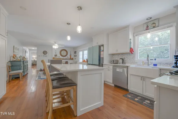$527,997 | 460 Oak Hill Street Northeast, Abingdon, VA 24210