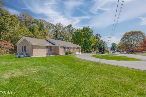$527,997 | 460 Oak Hill Street Northeast, Abingdon, VA 24210