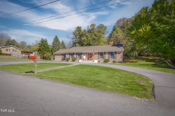 $527,997 | 460 Oak Hill Street Northeast, Abingdon, VA 24210