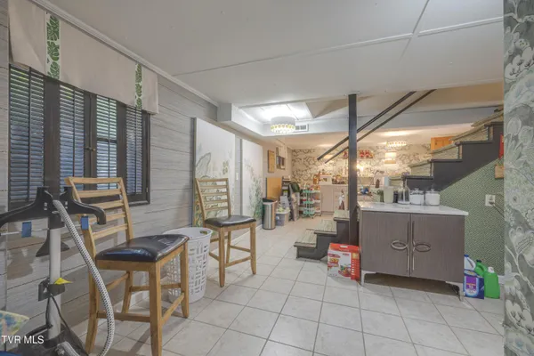 $527,997 | 460 Oak Hill Street Northeast, Abingdon, VA 24210