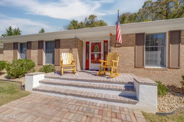 $527,997 | 460 Oak Hill Street Northeast, Abingdon, VA 24210