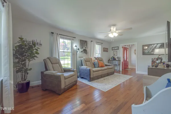 $527,997 | 460 Oak Hill Street Northeast, Abingdon, VA 24210