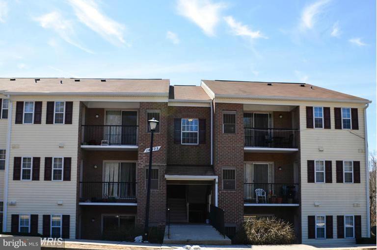 14905 Rydell Road, Unit 304 Centreville, VA 20121 - Photo 1 of 30 Exterior (Front)