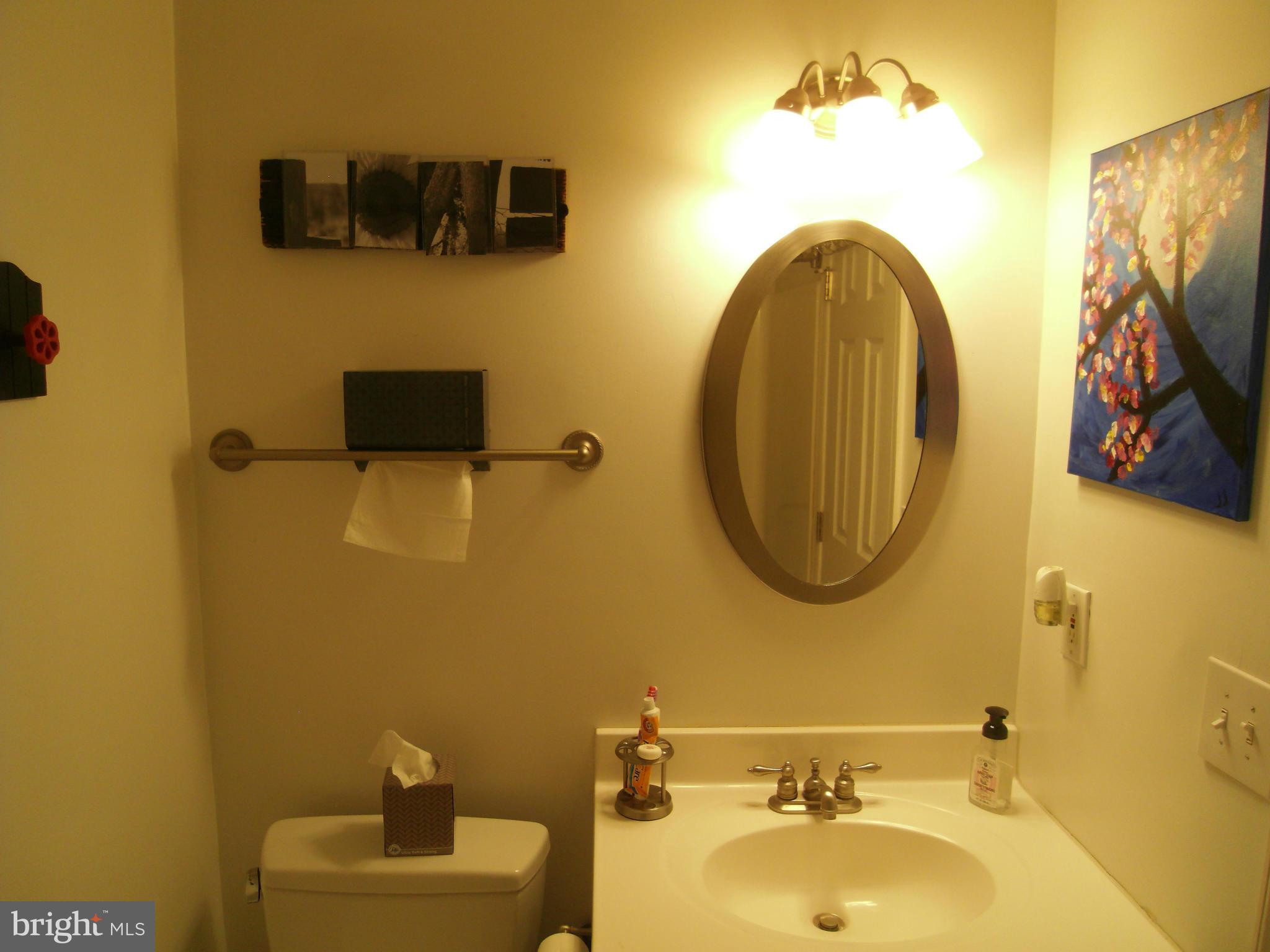 14905 Rydell Road, Unit 304 Centreville, VA 20121 - Photo 8 of 30 Bath