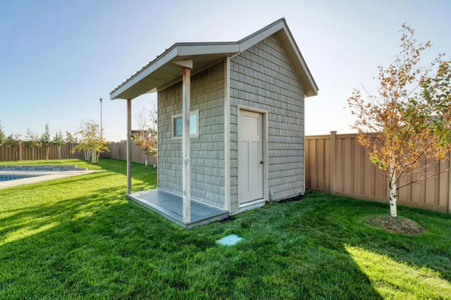 $899,900 | 2607 McLeod Drive East, West Fargo, ND 58078