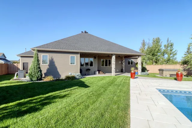 $899,900 | 2607 McLeod Drive East, West Fargo, ND 58078