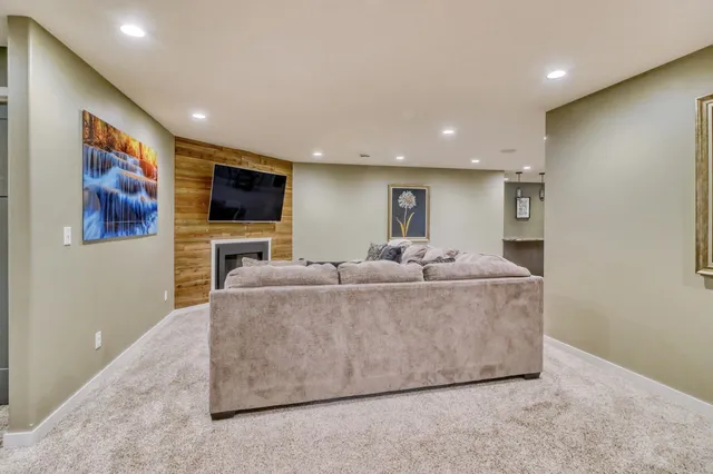 $899,900 | 2607 McLeod Drive East, West Fargo, ND 58078