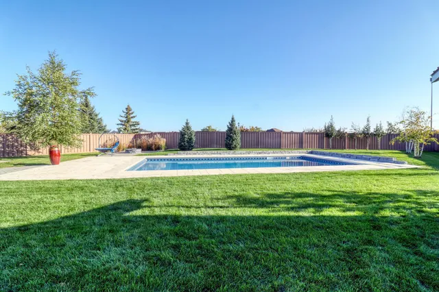 $899,900 | 2607 McLeod Drive East, West Fargo, ND 58078