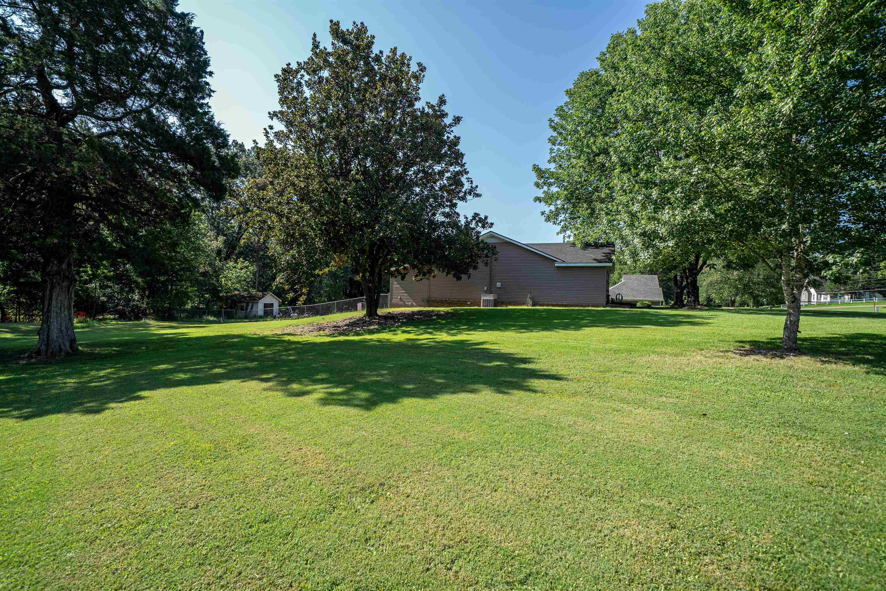 285 Woodbridge Road Somerville, TN 38068 - Photo 17 of 24 a view of a volley ball court