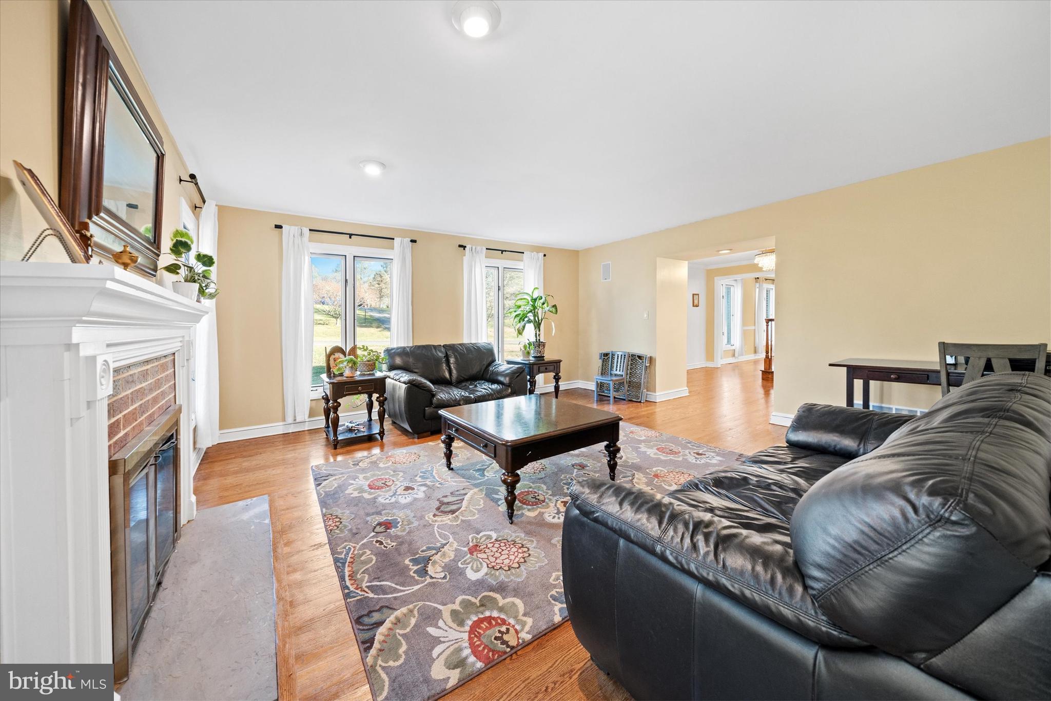 29 Hillstream Road Newark, DE 19711 - Photo 16 of 79 Formal Living Rm