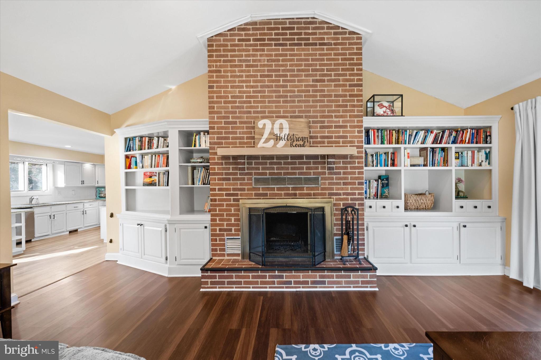 29 Hillstream Road Newark, DE 19711 - Photo 18 of 79 Family Room built-in's, fireplace