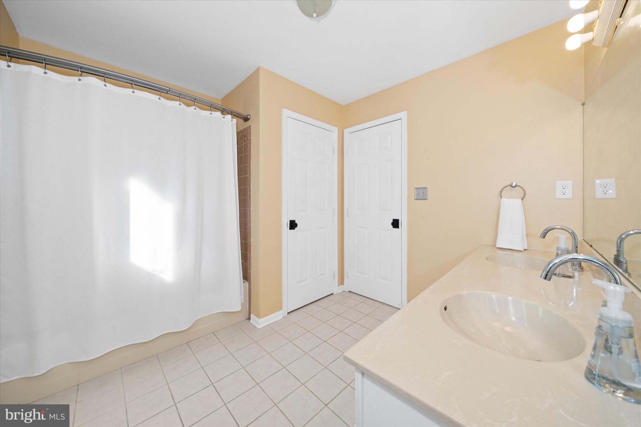 29 Hillstream Road Newark, DE 19711 - Photo 43 of 79 2nd Flr Full Bathroom