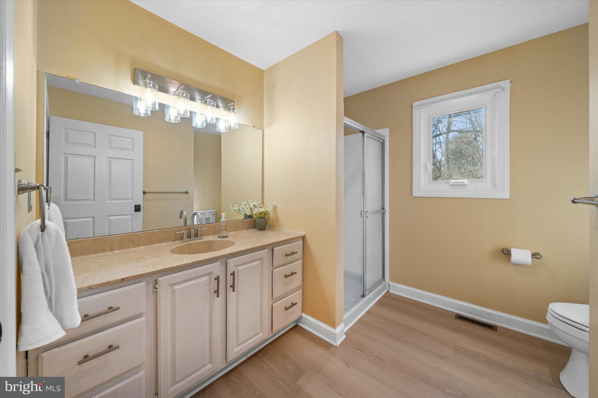 29 Hillstream Road Newark, DE 19711 - Photo 9 of 79 Main Floor Full Bathroom