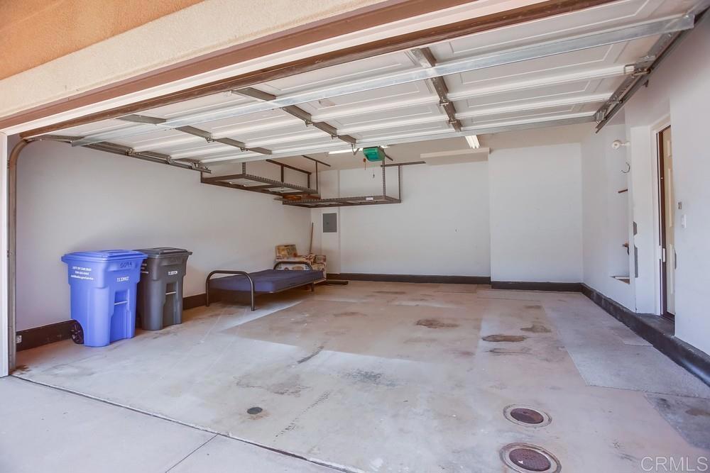 6094 Citracado Circle Carlsbad, CA 92009 - Photo 38 of 47 a view of a garage room